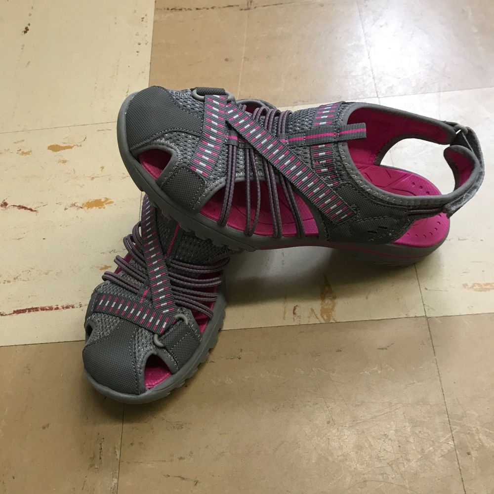 Sport sandals size 8